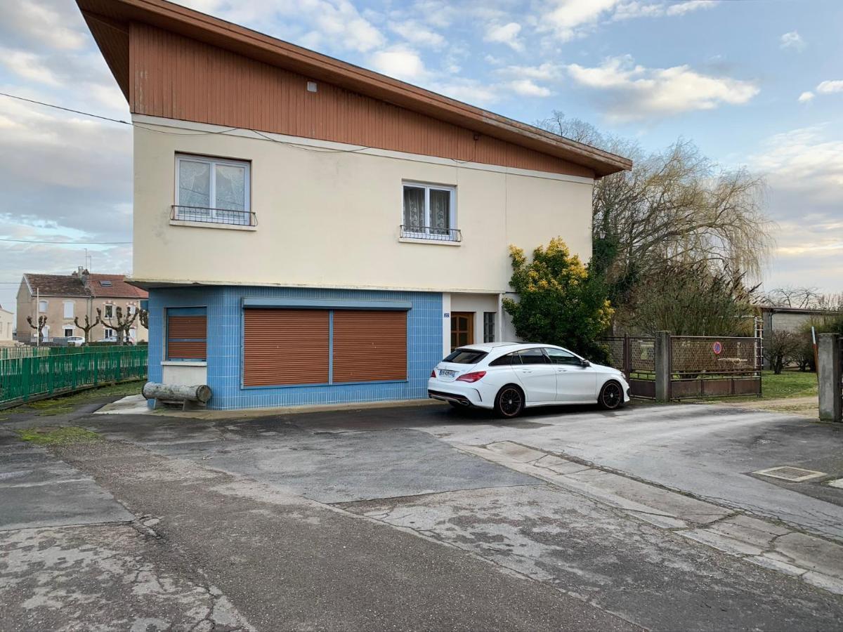 Appartement Dans Maison Avec Cour Et Parc Fresnes-en-Woevre Kültér fotó
